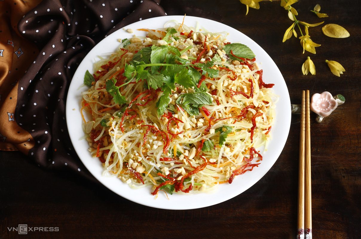 Cách làm nộm đu đủ bò khô